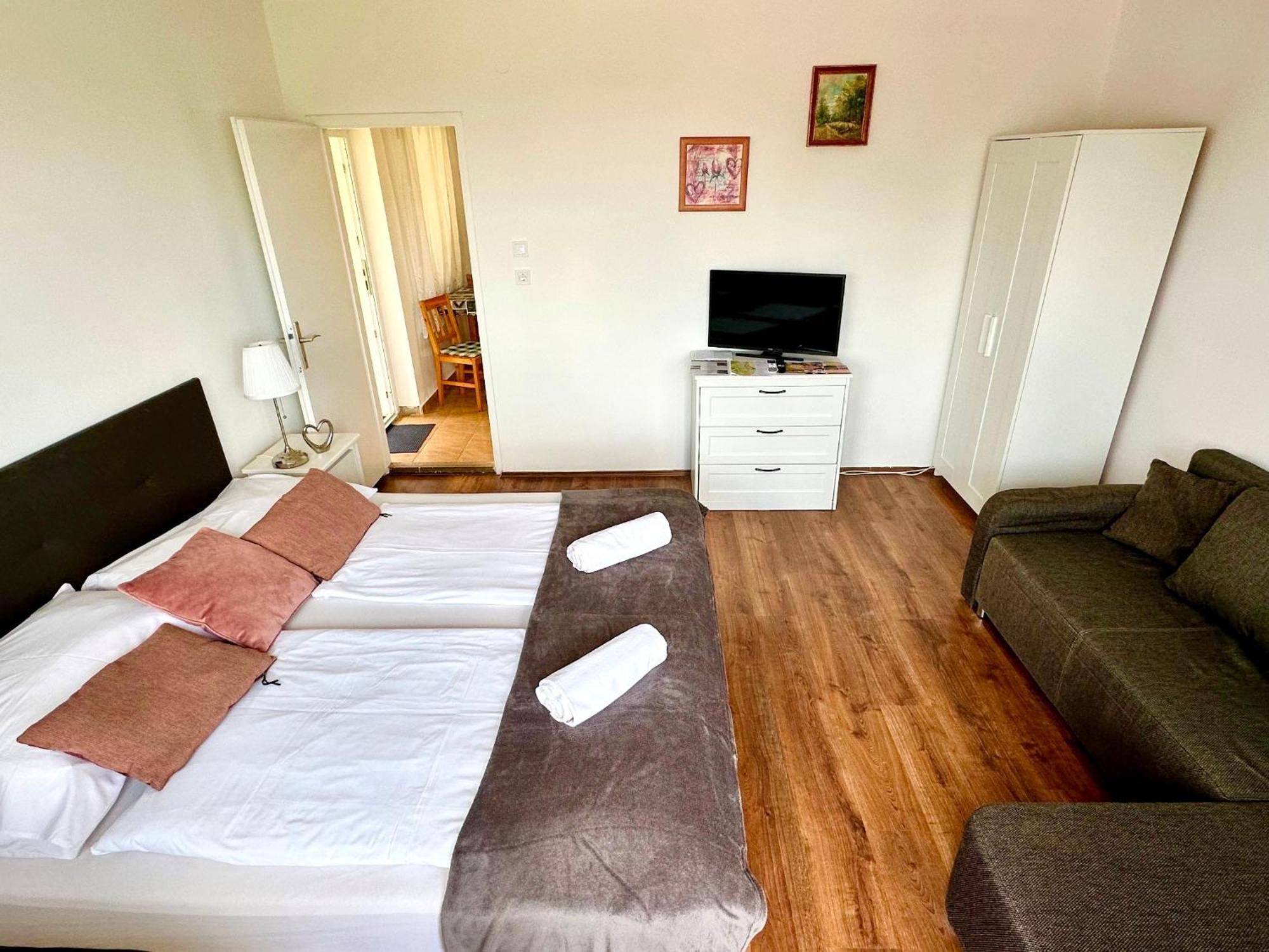 Szent Orban Panzio - Kutyabarat Apartmanok Zalakaros Eksteriør billede